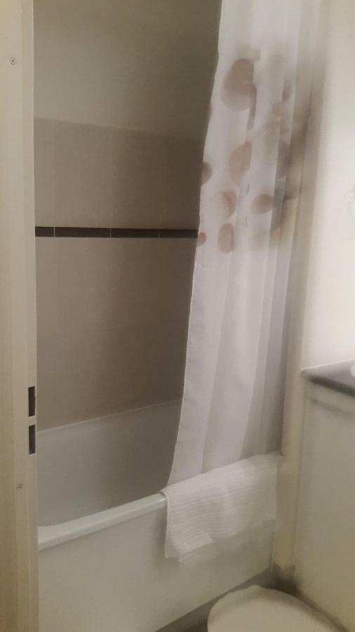 8 Rue Brise Echalas Saint-Denis  Esterno foto